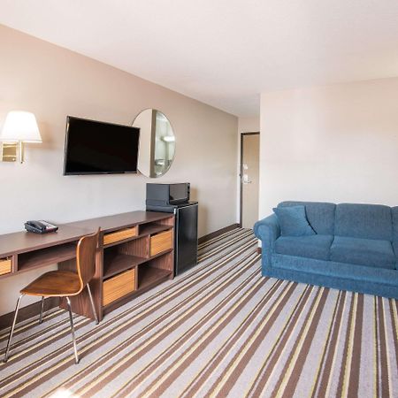 Super 8 By Wyndham Nevada Otel Dış mekan fotoğraf