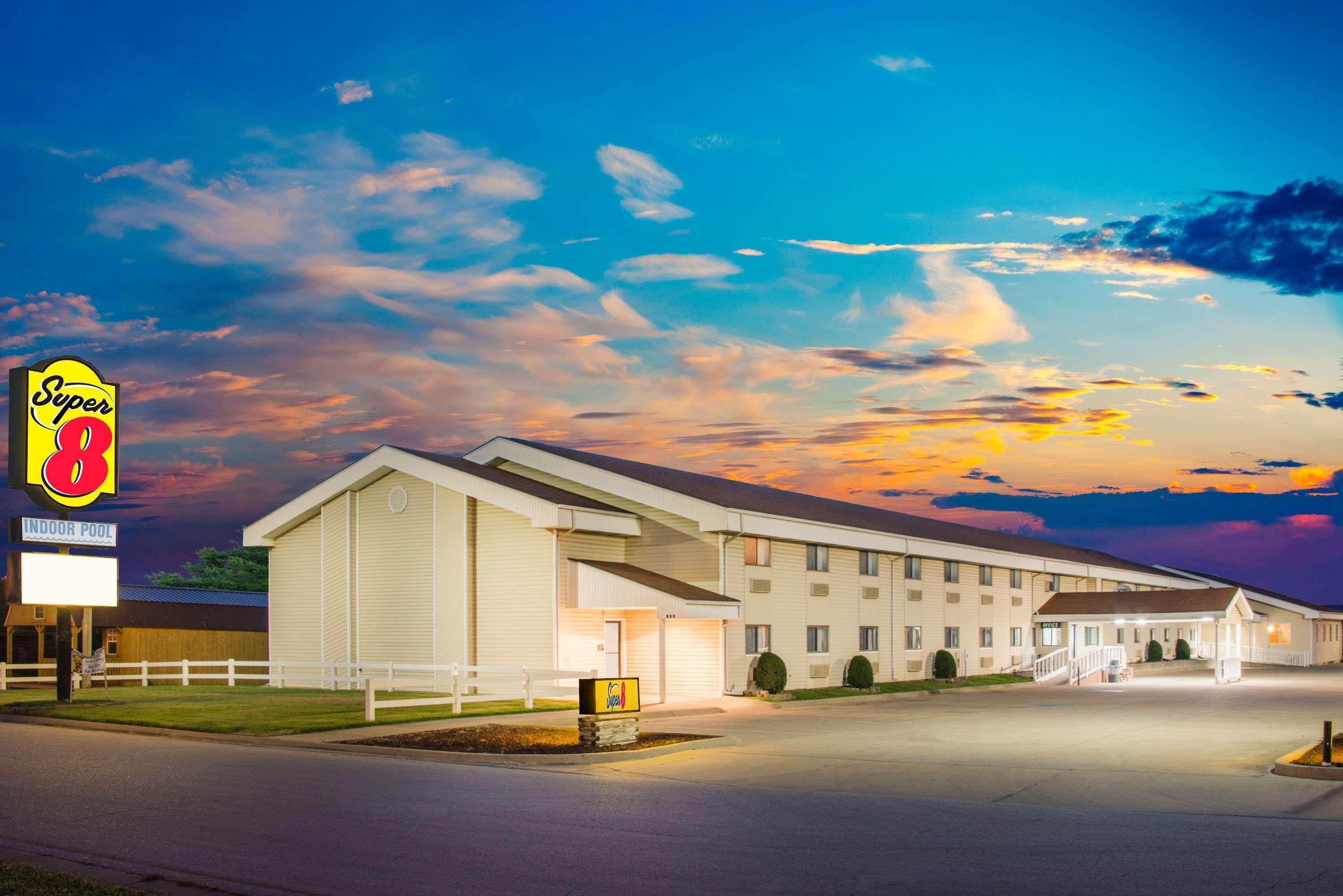 Super 8 By Wyndham Nevada Otel Dış mekan fotoğraf