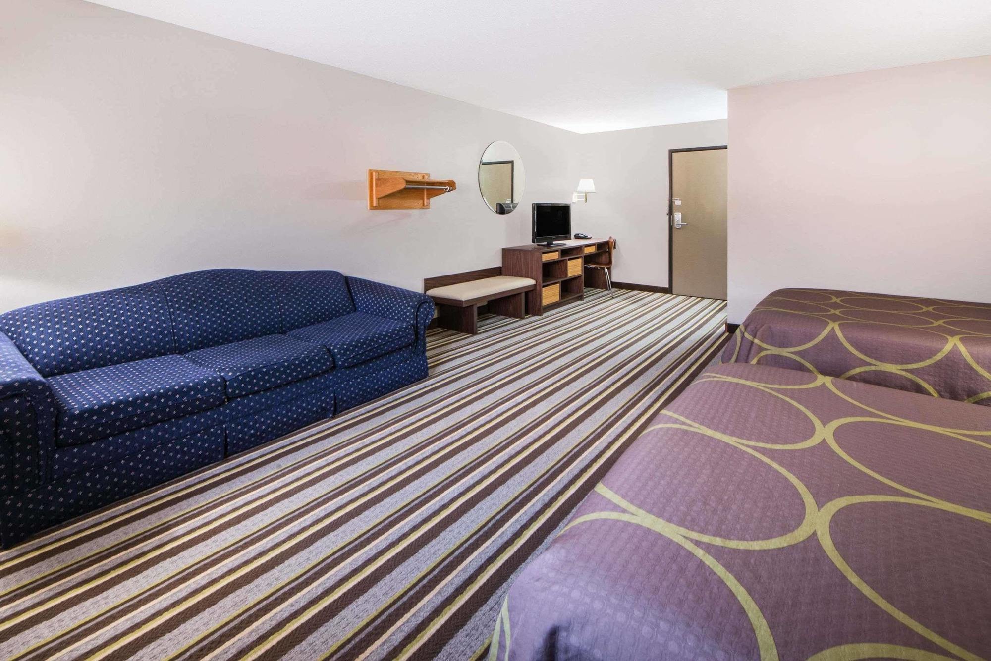 Super 8 By Wyndham Nevada Otel Dış mekan fotoğraf